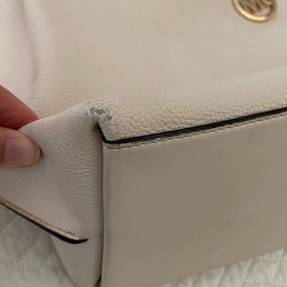 Michael Kors Joan Large Shoulder Bag - Picture 11 of 16